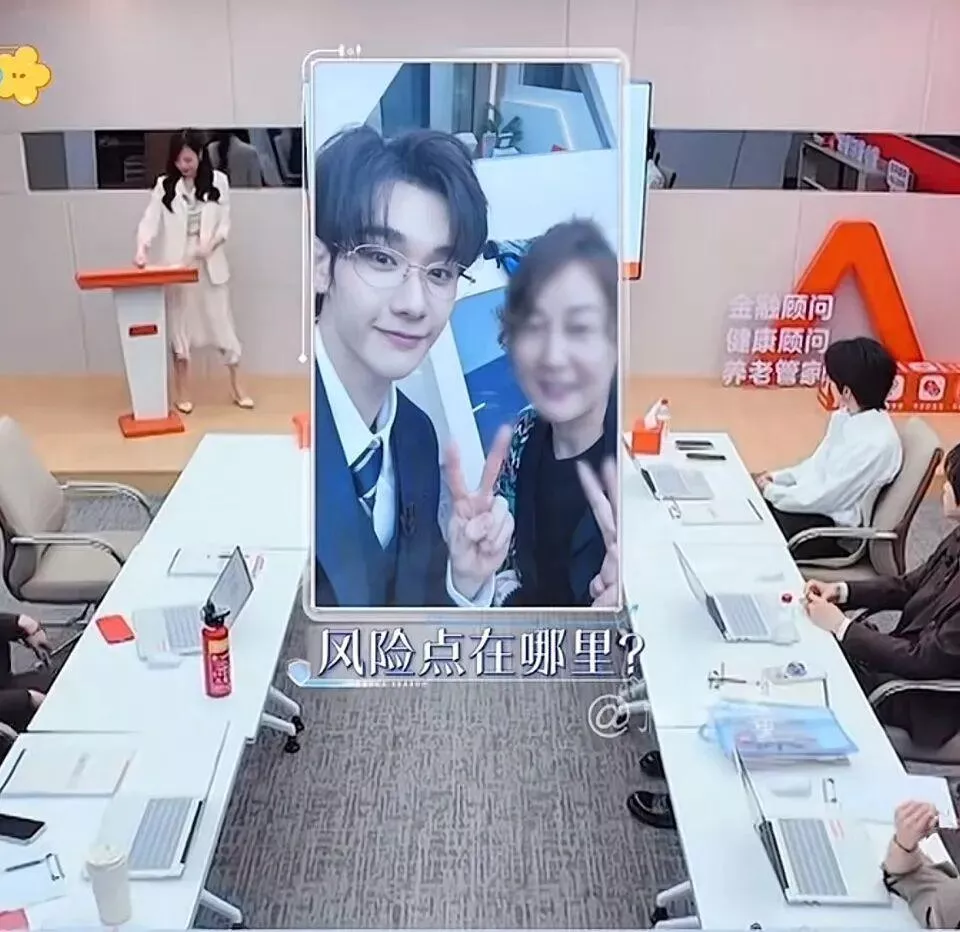 拍照喜欢比“剪刀手”的人注意了！指纹信息可能会泄露