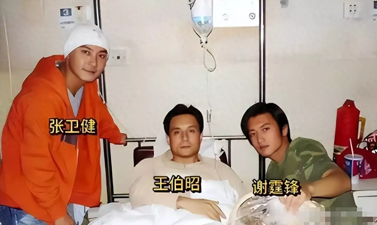 他被谢霆锋打成重伤,前妻6次流产,如今街头卖卤肉