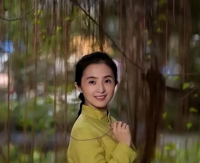 “最美校长”:凭美貌走上巅峰 一夜之间翻车 “最美校长”:凭美貌走上巅峰 一夜之间翻车