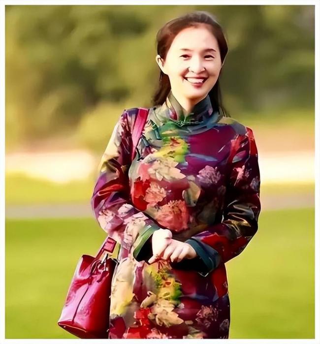 “最美校长”:凭美貌走上巅峰 一夜之间翻车 “最美校长”:凭美貌走上巅峰 一夜之间翻车