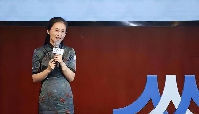 “最美校长”:凭美貌走上巅峰 一夜之间翻车 “最美校长”:凭美貌走上巅峰 一夜之间翻车