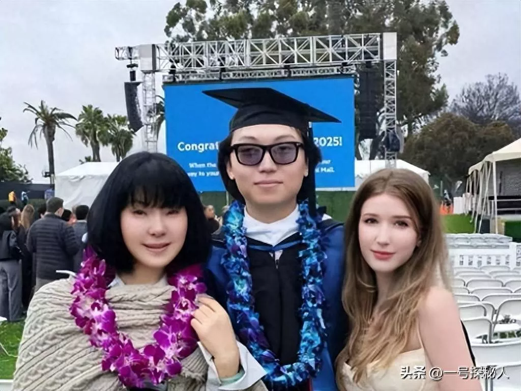 歌手陈红晒全家福,外国儿媳很漂亮,自曝李军想复婚.,仍然喊老公