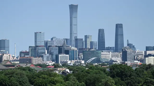 2026年6月5日，北京中央商务区一带城市天际线的远景。