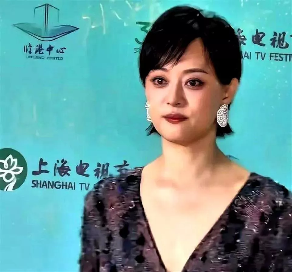 孙俪在后台偶遇杨紫开口就问：有好戏能不能介绍介绍我？