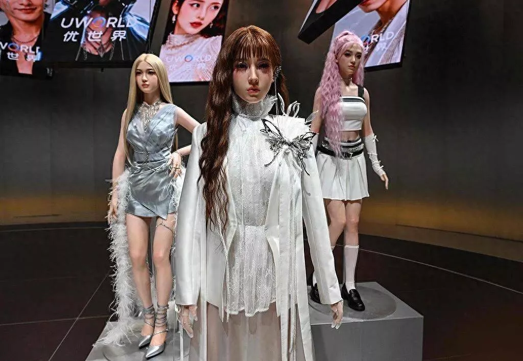 花99万请回家的“赛博女友”，撑不过一个晚上？