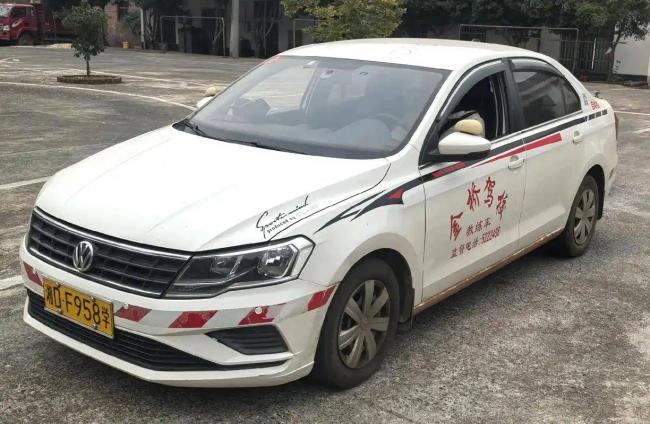驾校风光不再!高考后没人学车了 驾校风光不再!高考后没人学车了