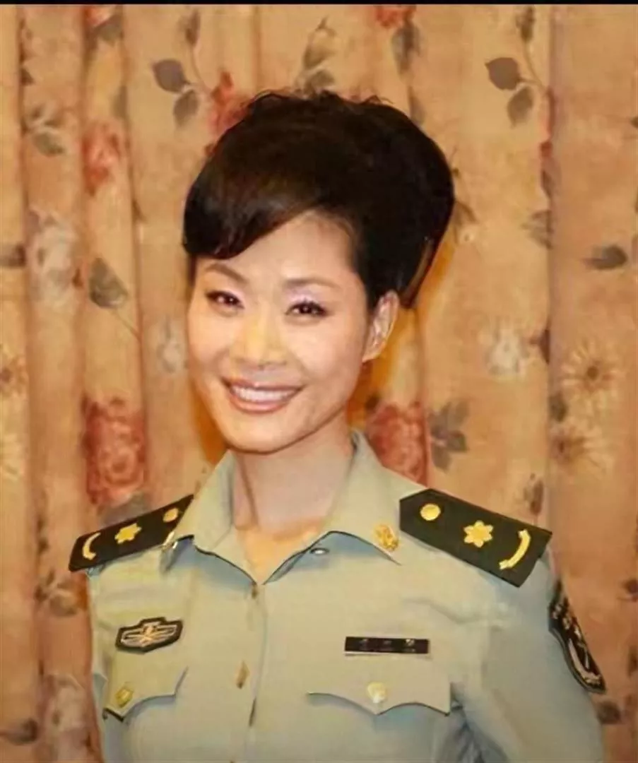 于文华不再隐瞒，回应跟大衣哥的真实关系