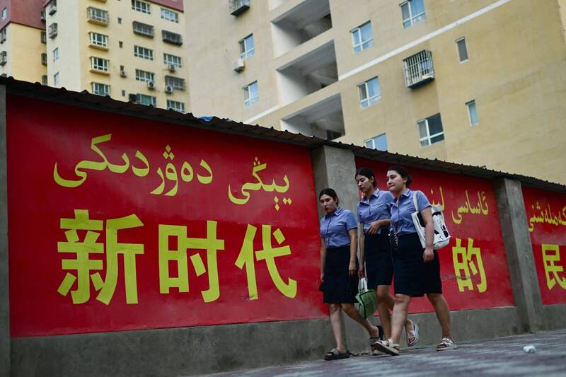 中國1日起開始實施「民族團結進步促進法」,中共中央黨校學者表示,此舉標誌著北京當局的施政重心,已從處理具體的民族事務,轉向民族同化。(法新社檔案照) 中國1日起開始實施「民族團結進步促進法」,中共中央黨校學者表示,此舉標誌著北京當局的施政重心,已從處理具體的民族事務,轉向民族同化。(法新社檔案照)