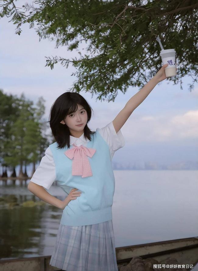 “别碰体育生”,一张高中母女合照令人心酸 “别碰体育生”,一张高中母女合照令人心酸
