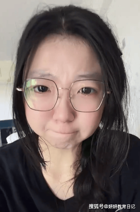 女生去211上学第一天就后悔，晒出宿舍照片