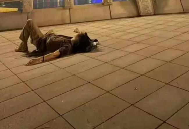 “挂壁”的中国年轻人  心里其实很痛
