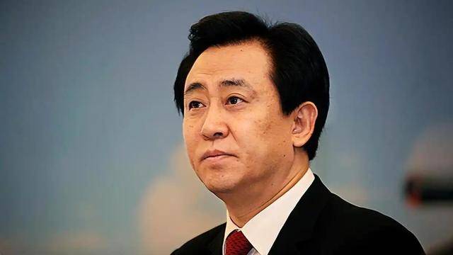 许家印有多狂，从他的名片就能看出